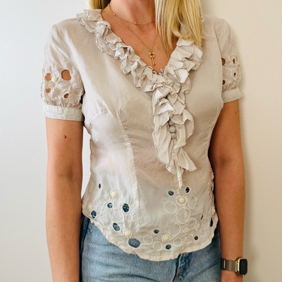 Chloe 100% silk light gray ruffled embellished blouse top - Picture 2 of 12
